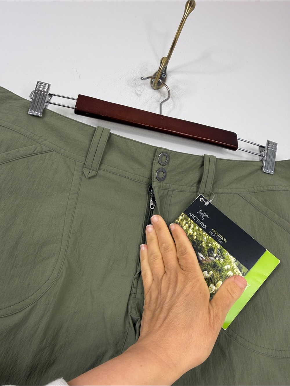 New Arcteryx Parapet Shorts Womens 10 Cargo Green Hiking Outdoors Camping - Picture 4 of 16